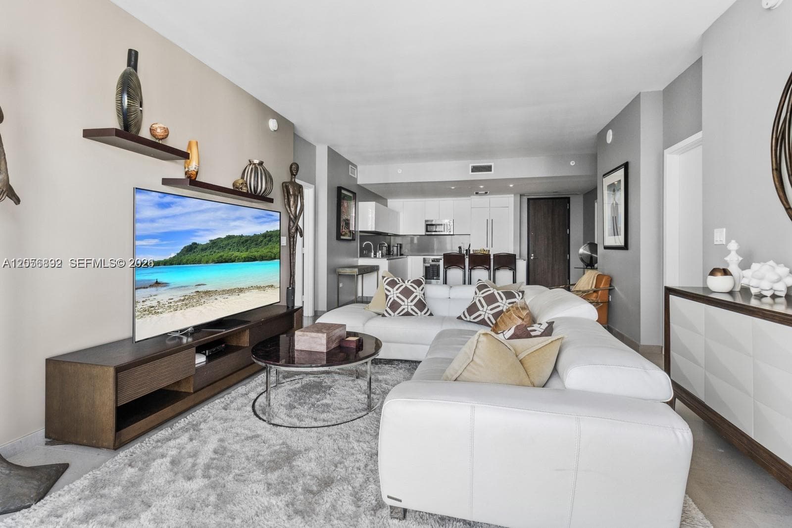 88 SW 7th St # 3909, Miami, FL 33130 photo 7