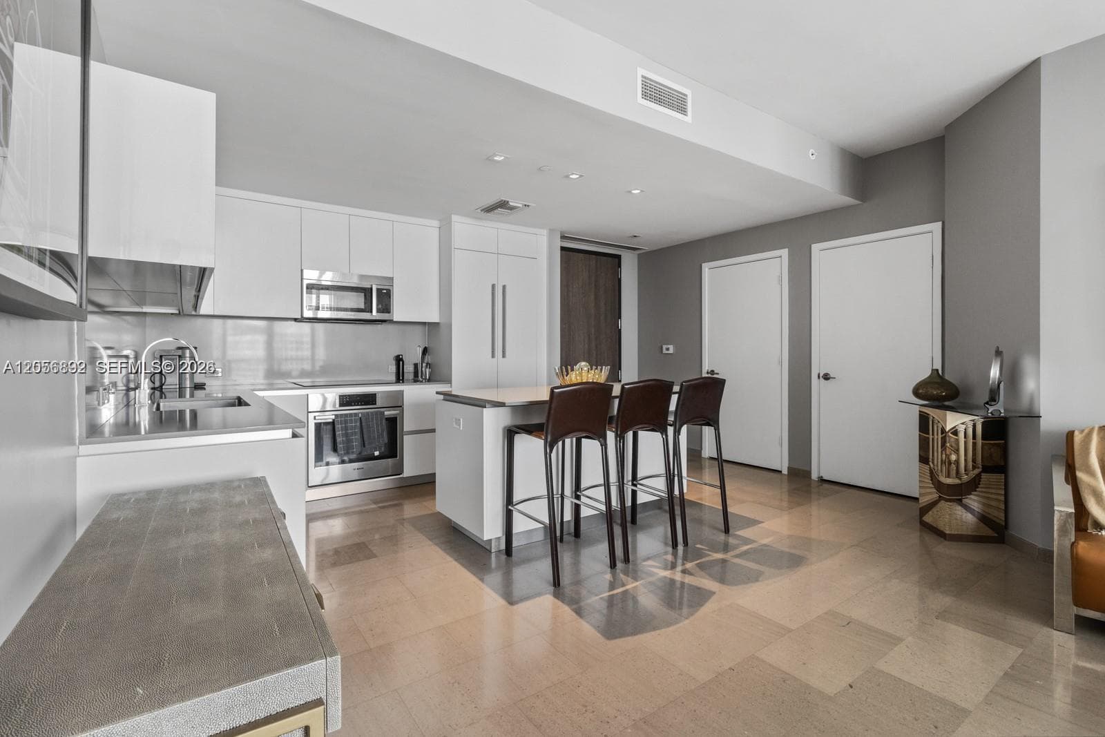 88 SW 7th St # 3909, Miami, FL 33130 photo 9