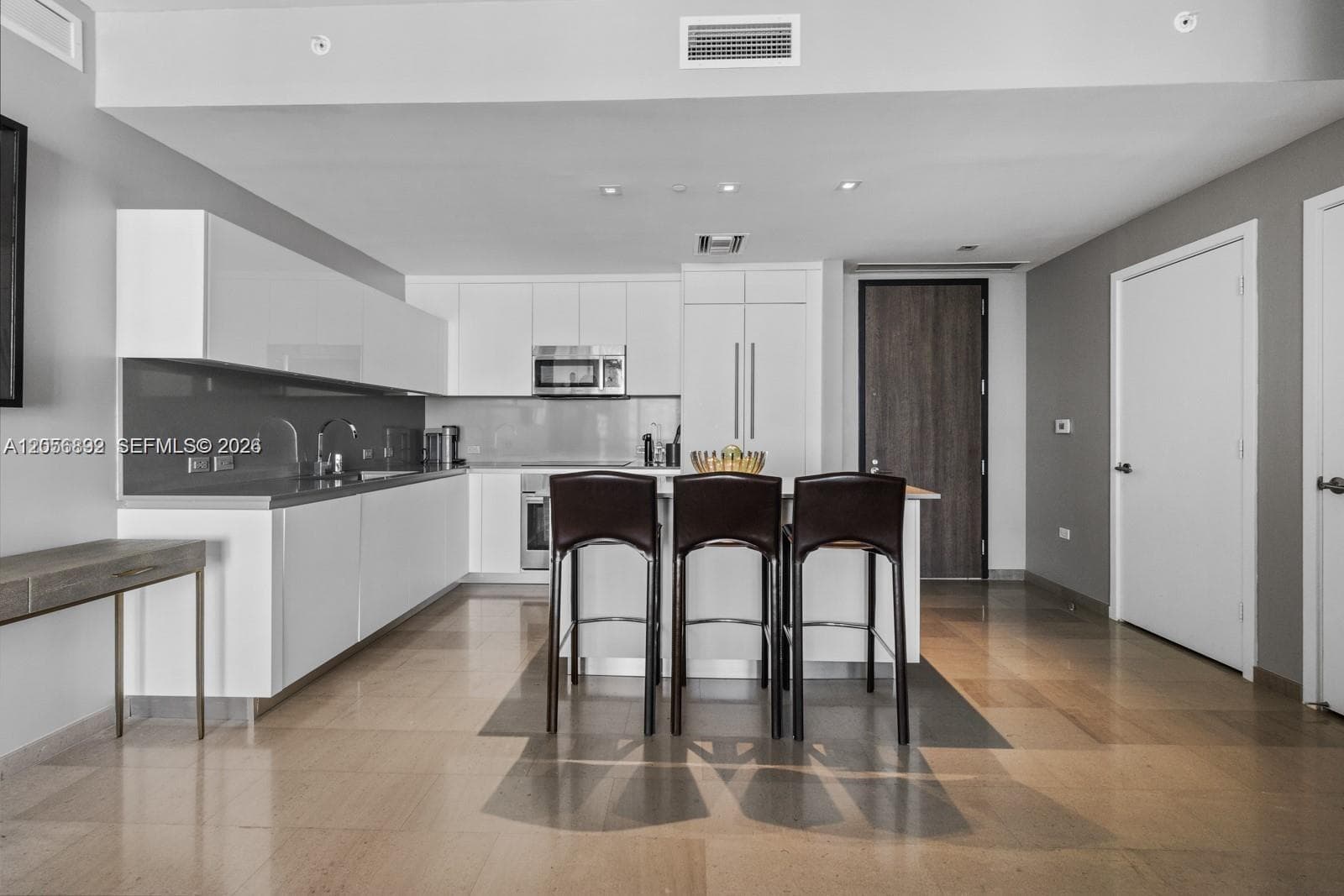 88 SW 7th St # 3909, Miami, FL 33130 photo 10