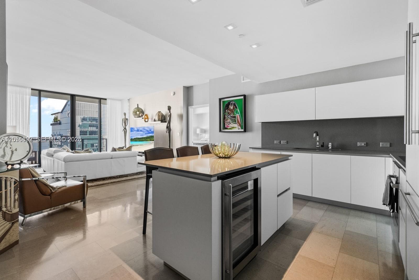 88 SW 7th St # 3909, Miami, FL 33130 photo 11