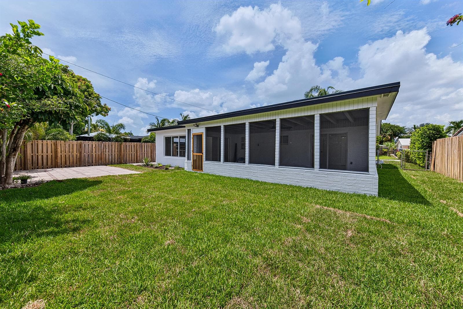 350 NE 42ND Street, Oakland Park, FL 33334 photo 7