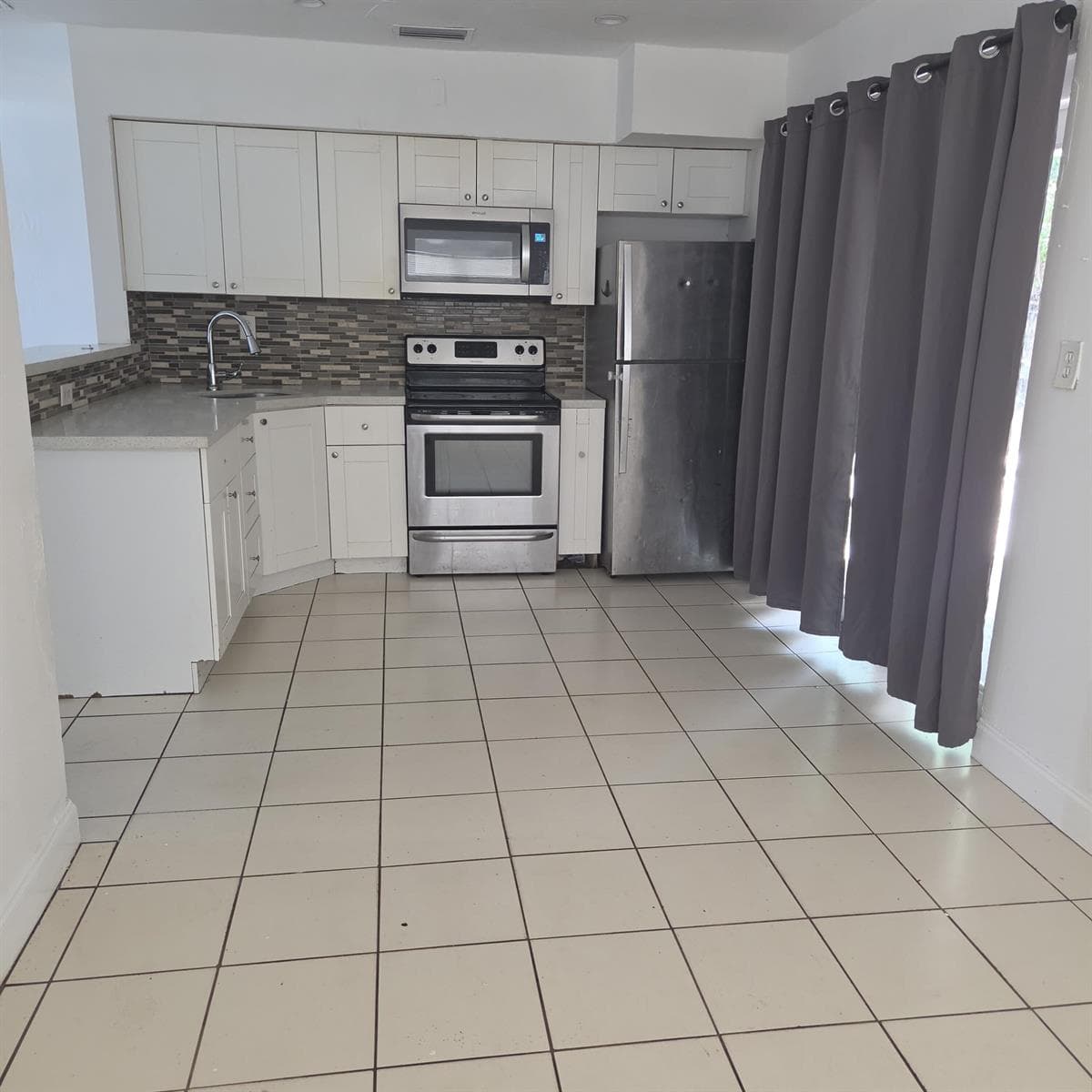 160 NW 15TH Place, Pompano Beach, FL 33060 photo 8