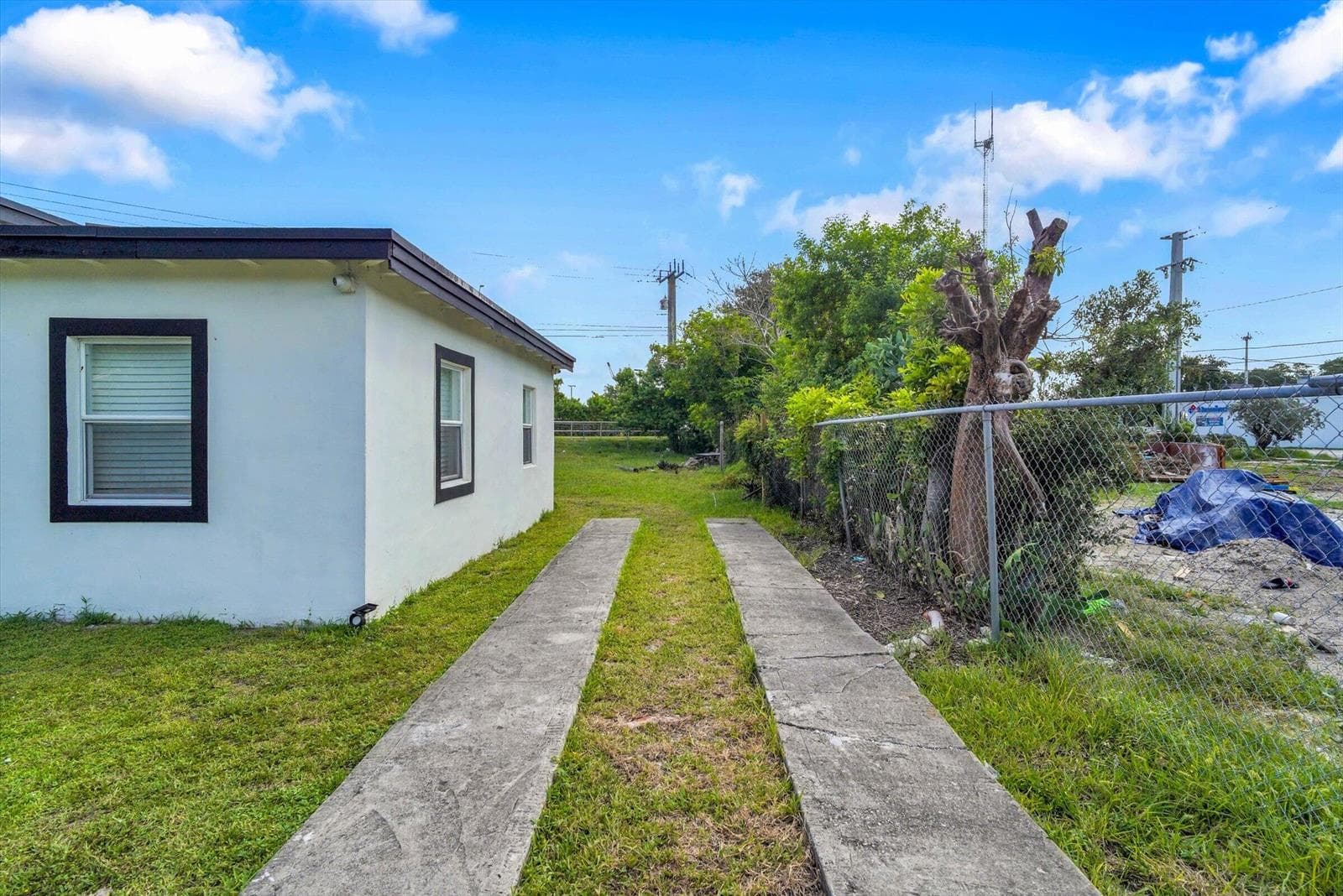 41 WILLIAMS Road, West Park, FL 33023 photo 13