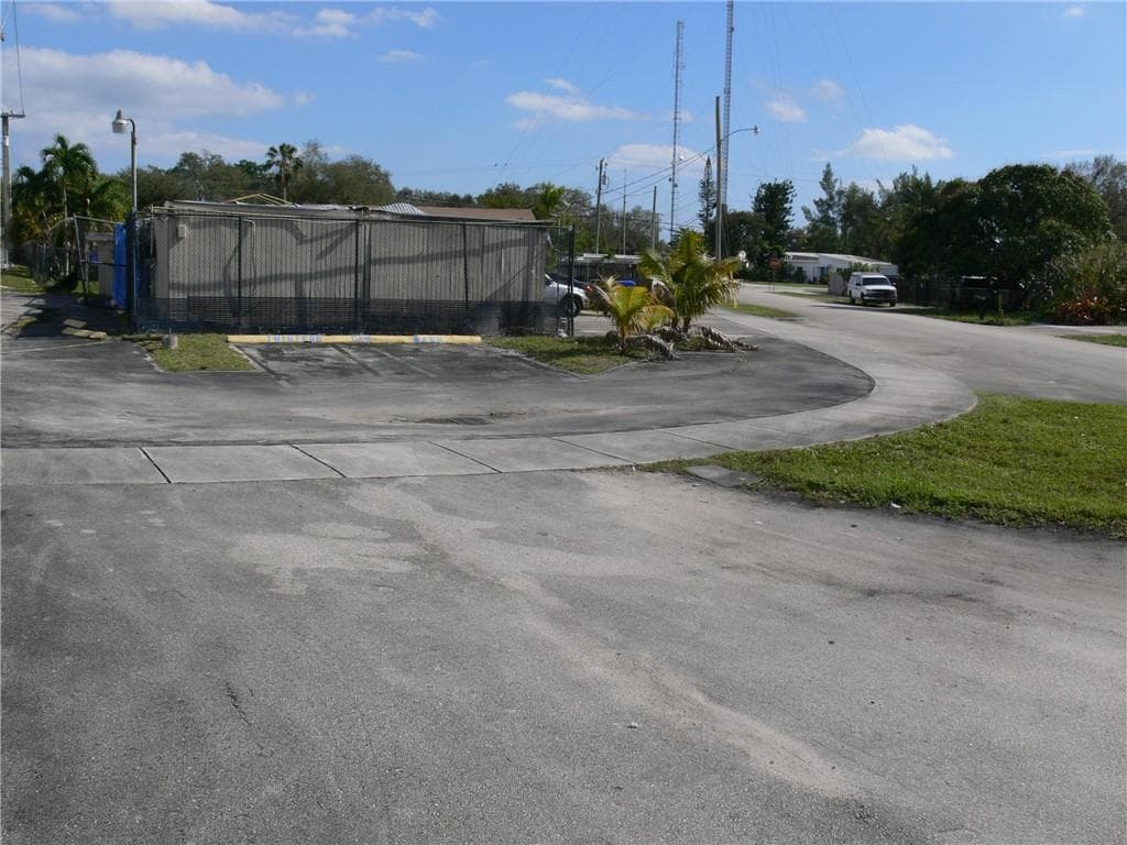 41 WILLIAMS Road, West Park, FL 33023 photo 3