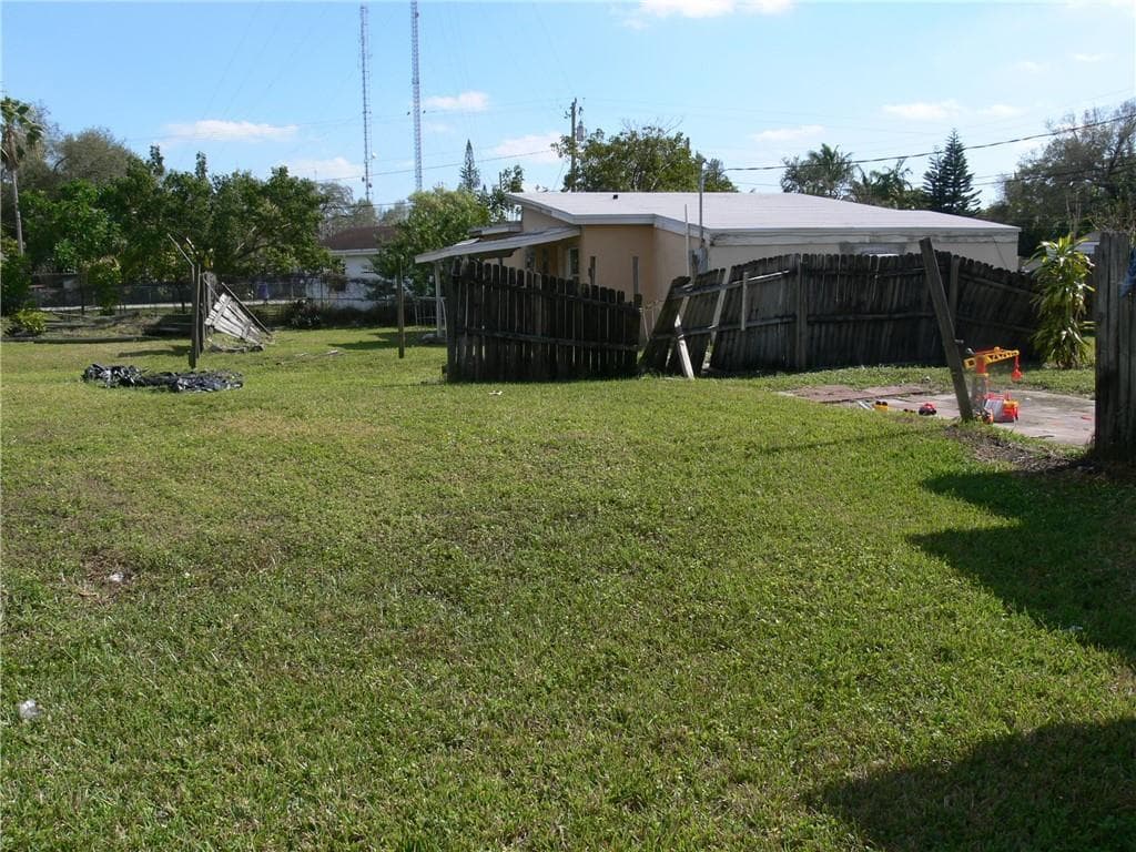41 WILLIAMS Road, West Park, FL 33023 photo 9