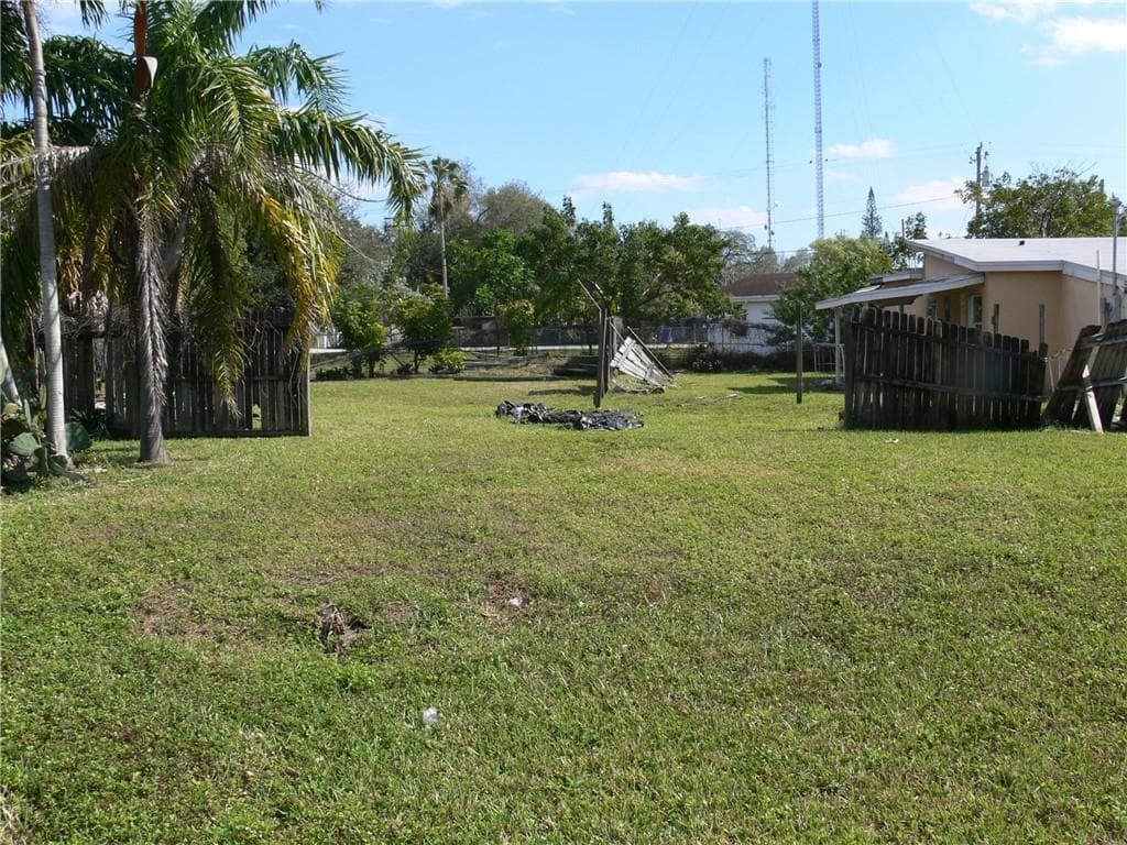 41 WILLIAMS Road, West Park, FL 33023 photo 8