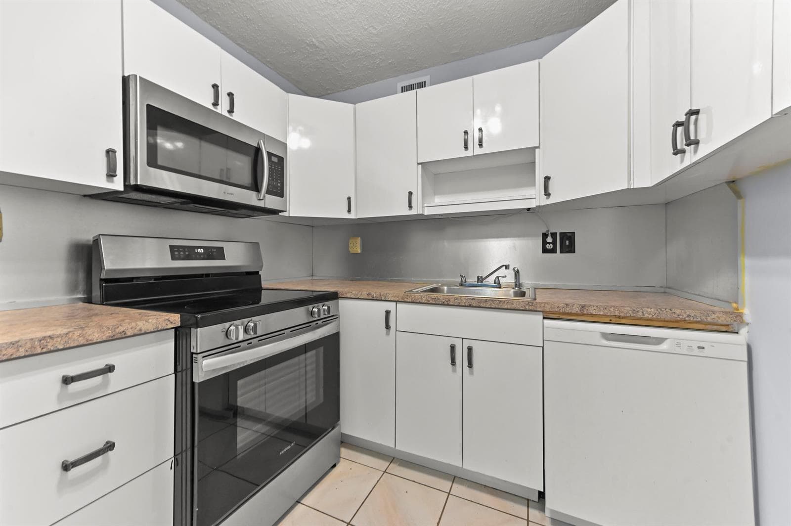 548 Capri L, Delray Beach, FL 33484 photo 10