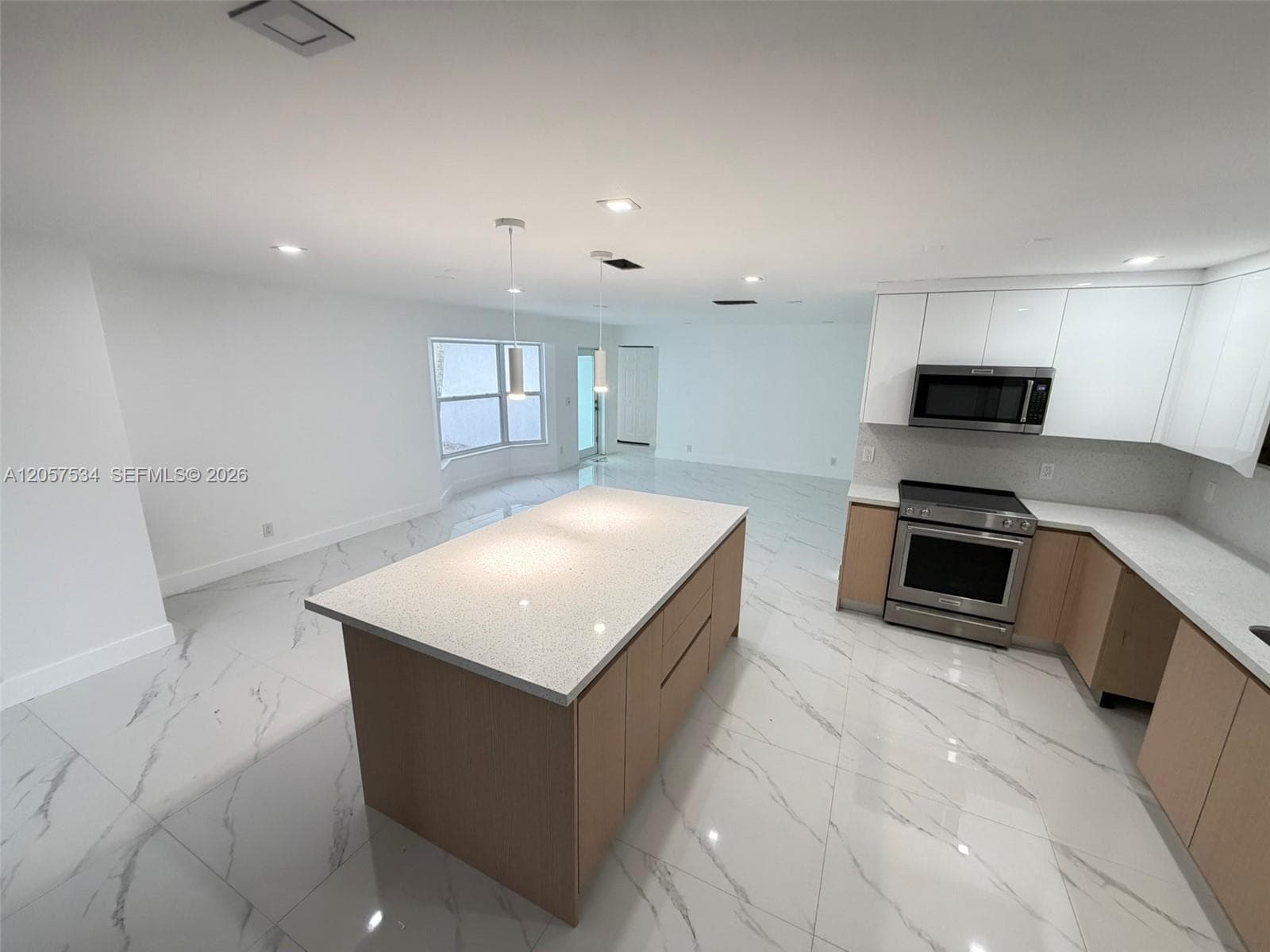 2210 NW 93rd Ave, Pembroke Pines, FL 33024 photo 9