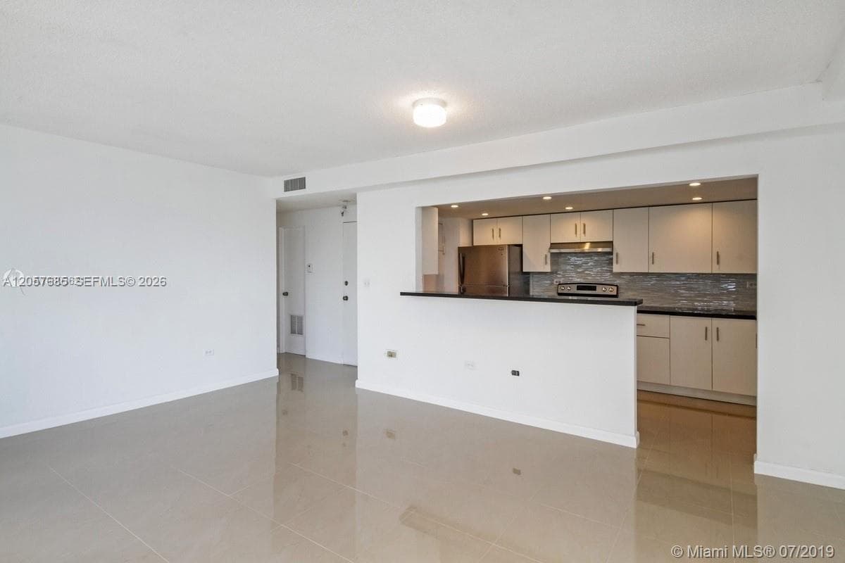 7545 E Treasure Dr # 2H, North Bay Village, FL 33141 photo 6
