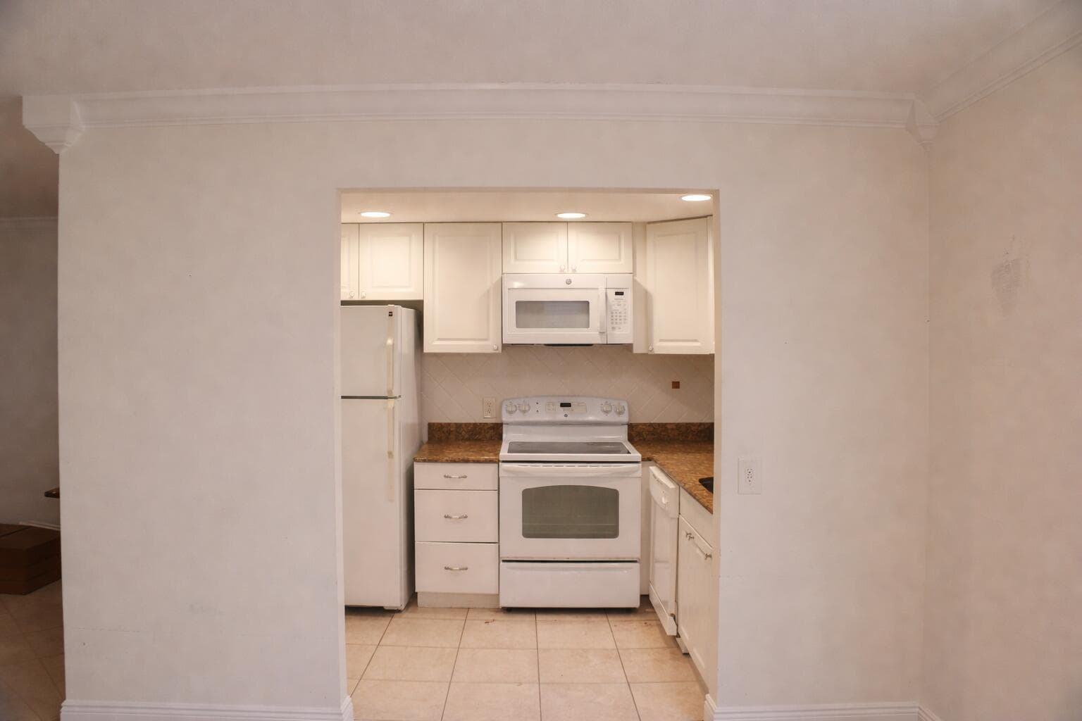 638 Saxony N, Delray Beach, FL 33446 photo 9