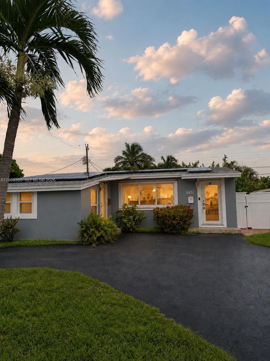 5651 NE 9th Ave, Oakland Park, FL 33334 photo 13