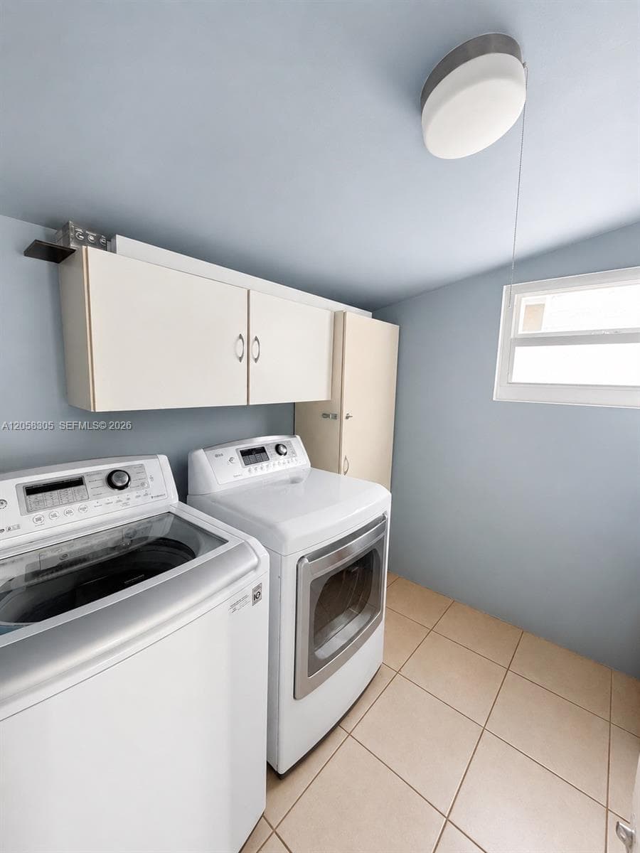5651 NE 9th Ave, Oakland Park, FL 33334 photo 12