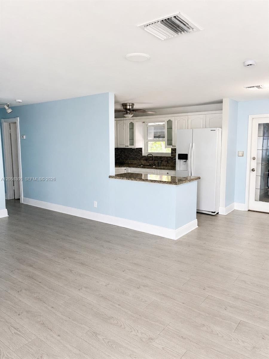 5651 NE 9th Ave, Oakland Park, FL 33334 photo 11