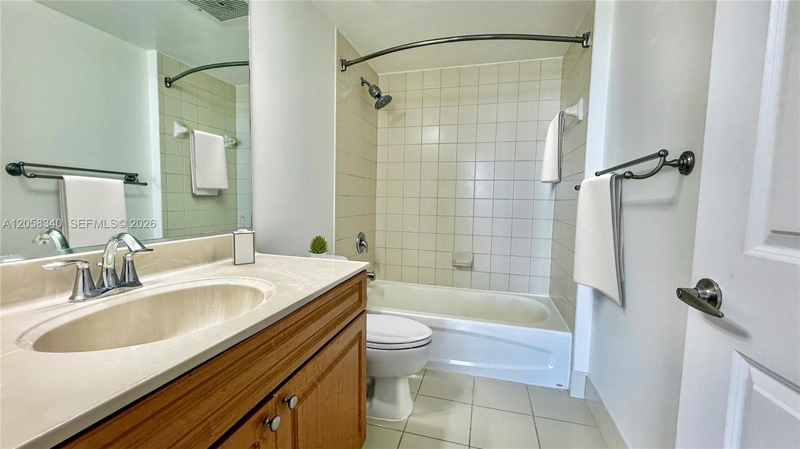 900 SW 8th St # 1501, Miami, FL 33130 photo 11