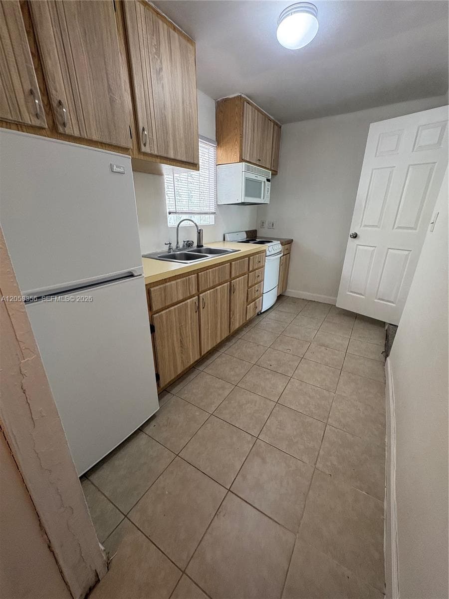 410 Pinecrest Dr # 2, Miami Springs, FL 33166 photo 6