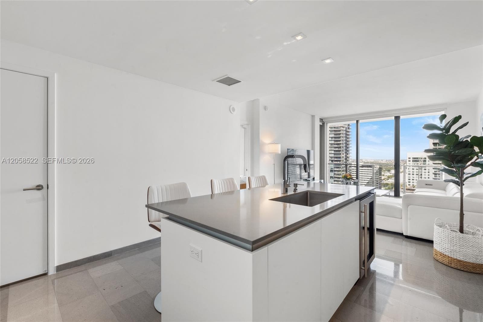 68 SE 6th St # 2306, Miami, FL 33131 photo 8