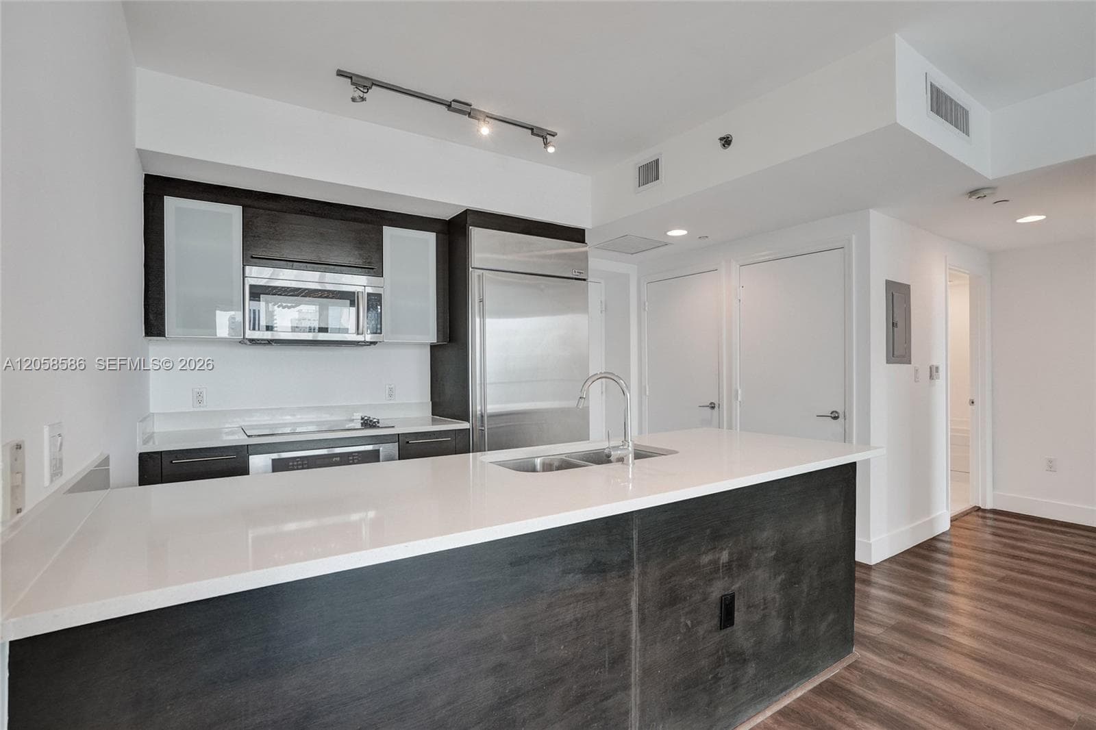 55 SE 6th St # 3604, Miami, FL 33131 photo 6