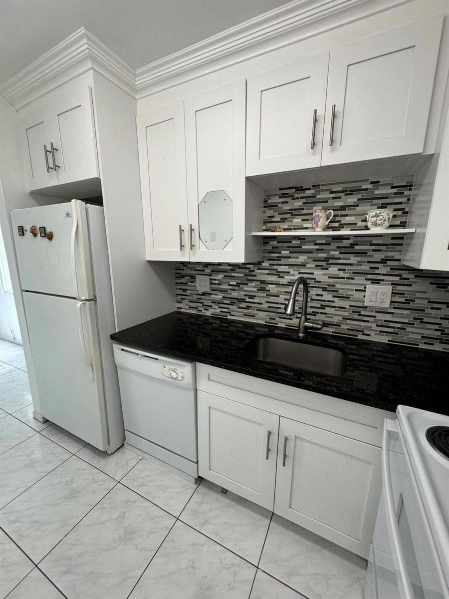 4990 E Sabal Palm Boulevard, Tamarac, FL 33319 photo 2