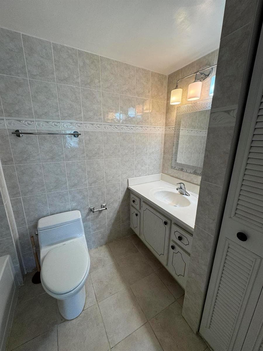 4990 E Sabal Palm Boulevard, Tamarac, FL 33319 photo 12