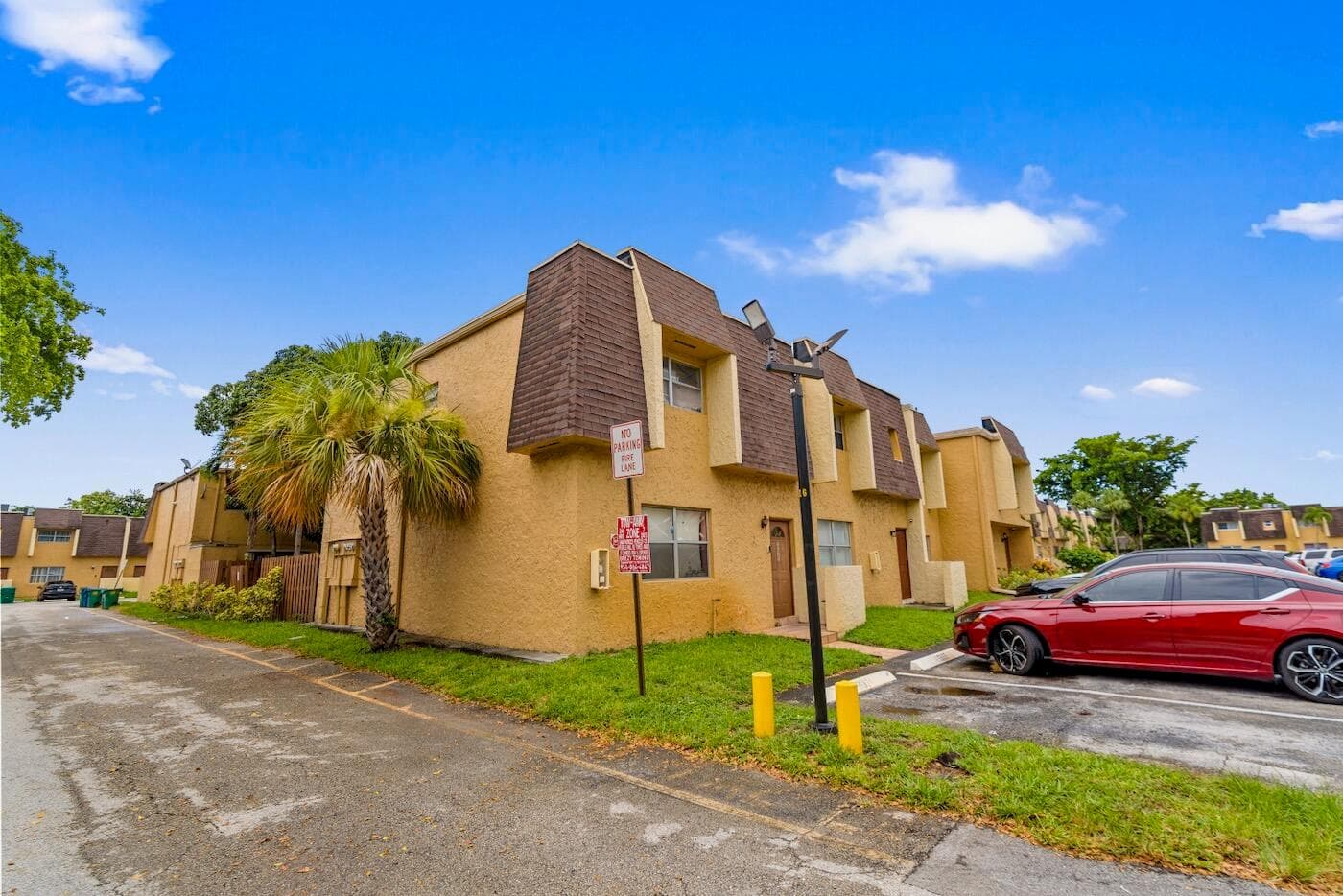 5655 BLUEBERRY Court # 1, Lauderhill, FL 33313 photo 2