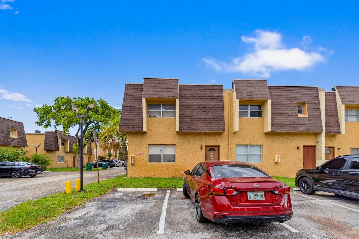 5655 BLUEBERRY Court # 1, Lauderhill, FL 33313