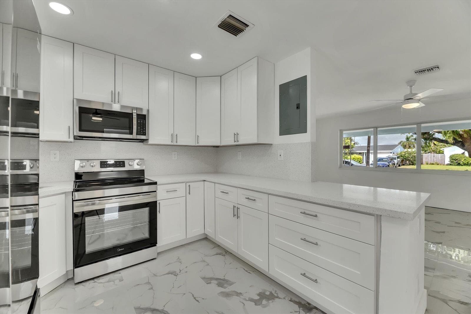1404 SW 1ST Avenue, Deerfield Beach, FL 33441 photo 9
