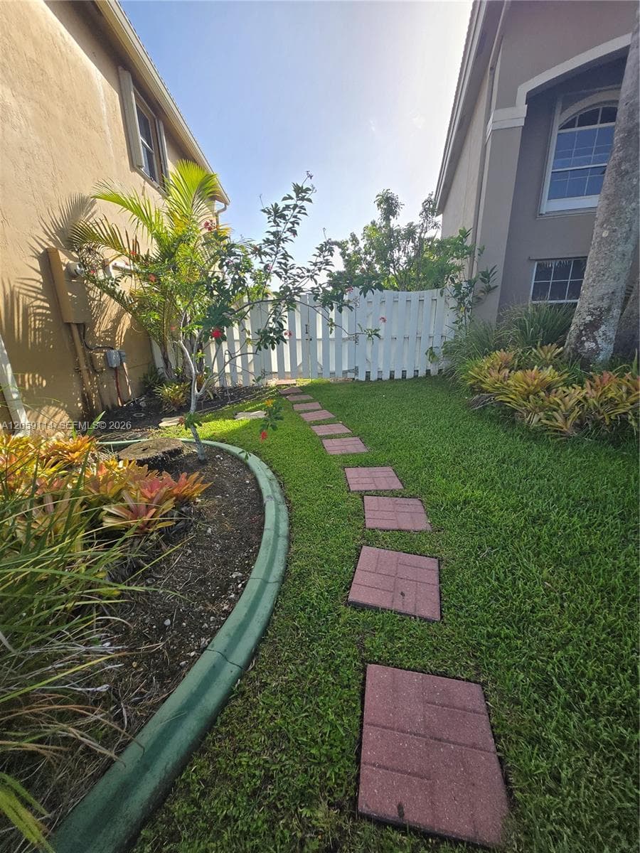 19130 NW 10th St, Pembroke Pines, FL 33029 photo 6
