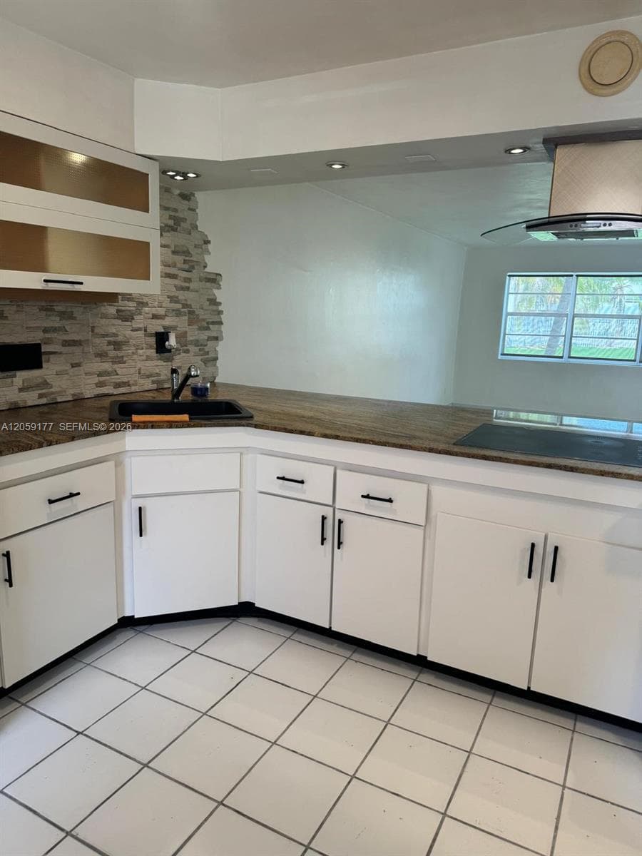 19001 NE 14th Ave # 121, Miami, FL 33179 photo 7