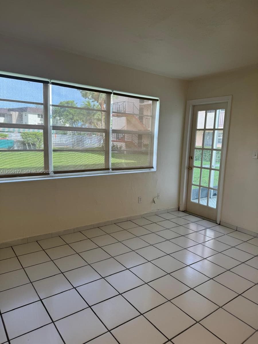 19001 NE 14th Ave # 121, Miami, FL 33179 photo 3