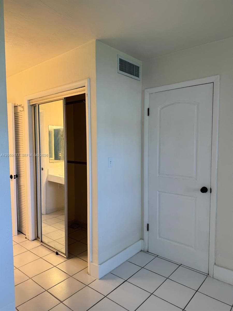 19001 NE 14th Ave # 121, Miami, FL 33179 photo 9