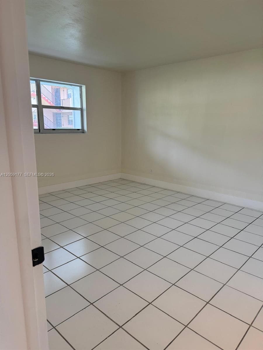 19001 NE 14th Ave # 121, Miami, FL 33179 photo 8