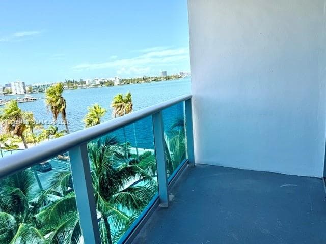 7501 E Treasure Dr # 5H, North Bay Village, FL 33141 photo 9
