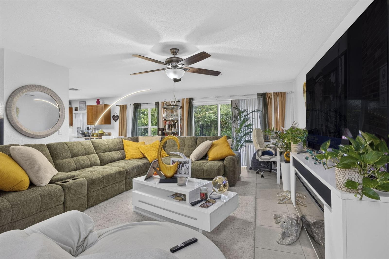 6021 Adriatic Way, West Palm Beach, FL 33413 photo 9