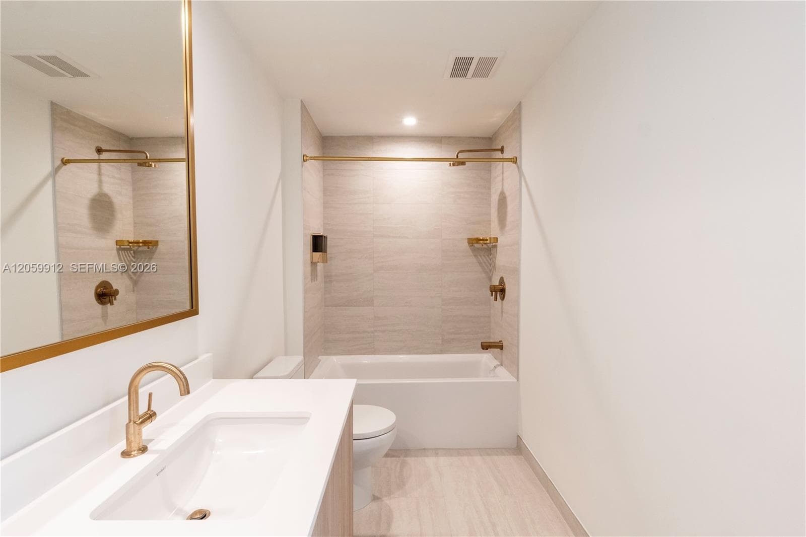 77 SE 5th St # 3308, Miami, FL 33131 photo 10