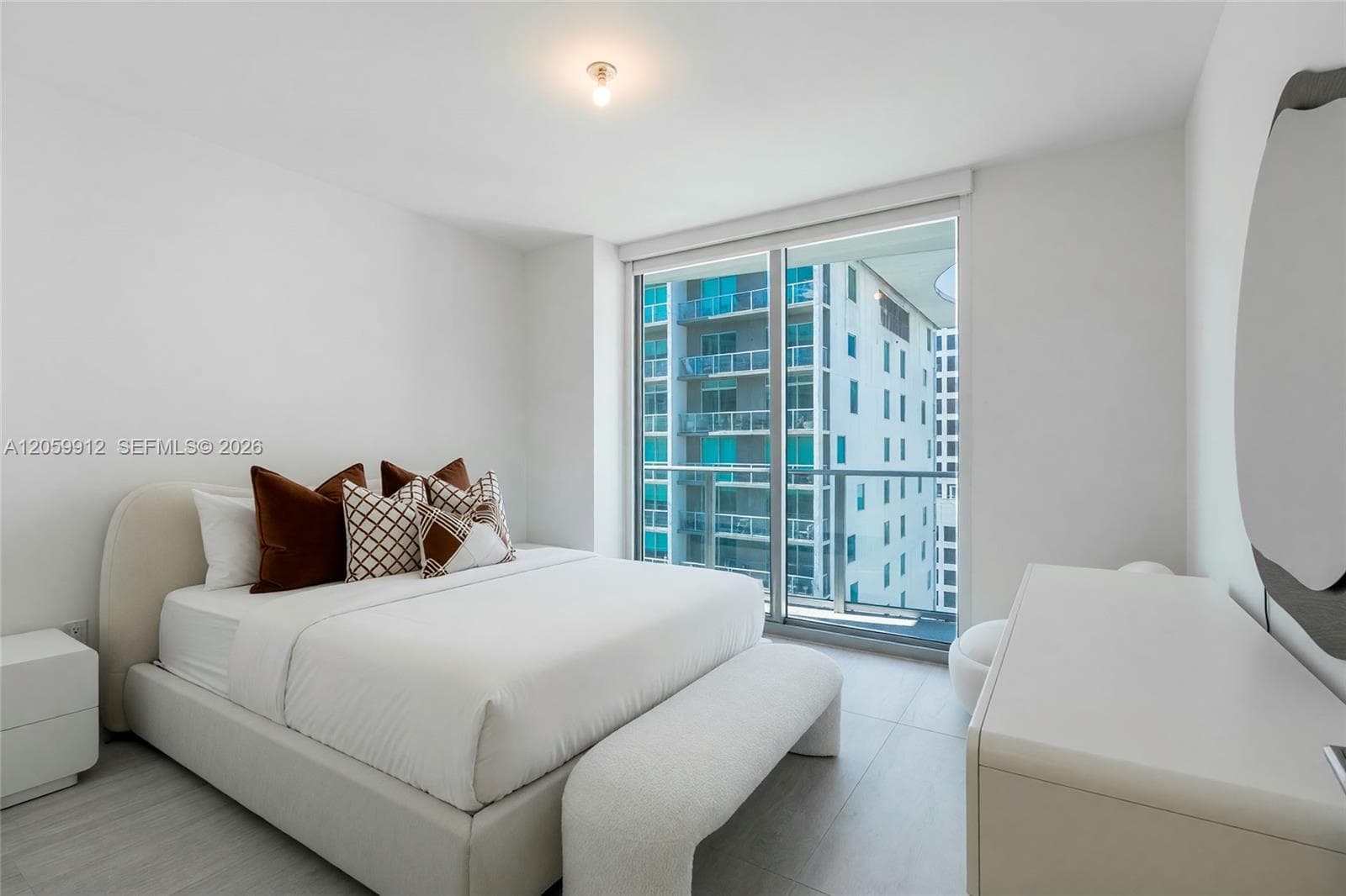 77 SE 5th St # 3308, Miami, FL 33131 photo 8