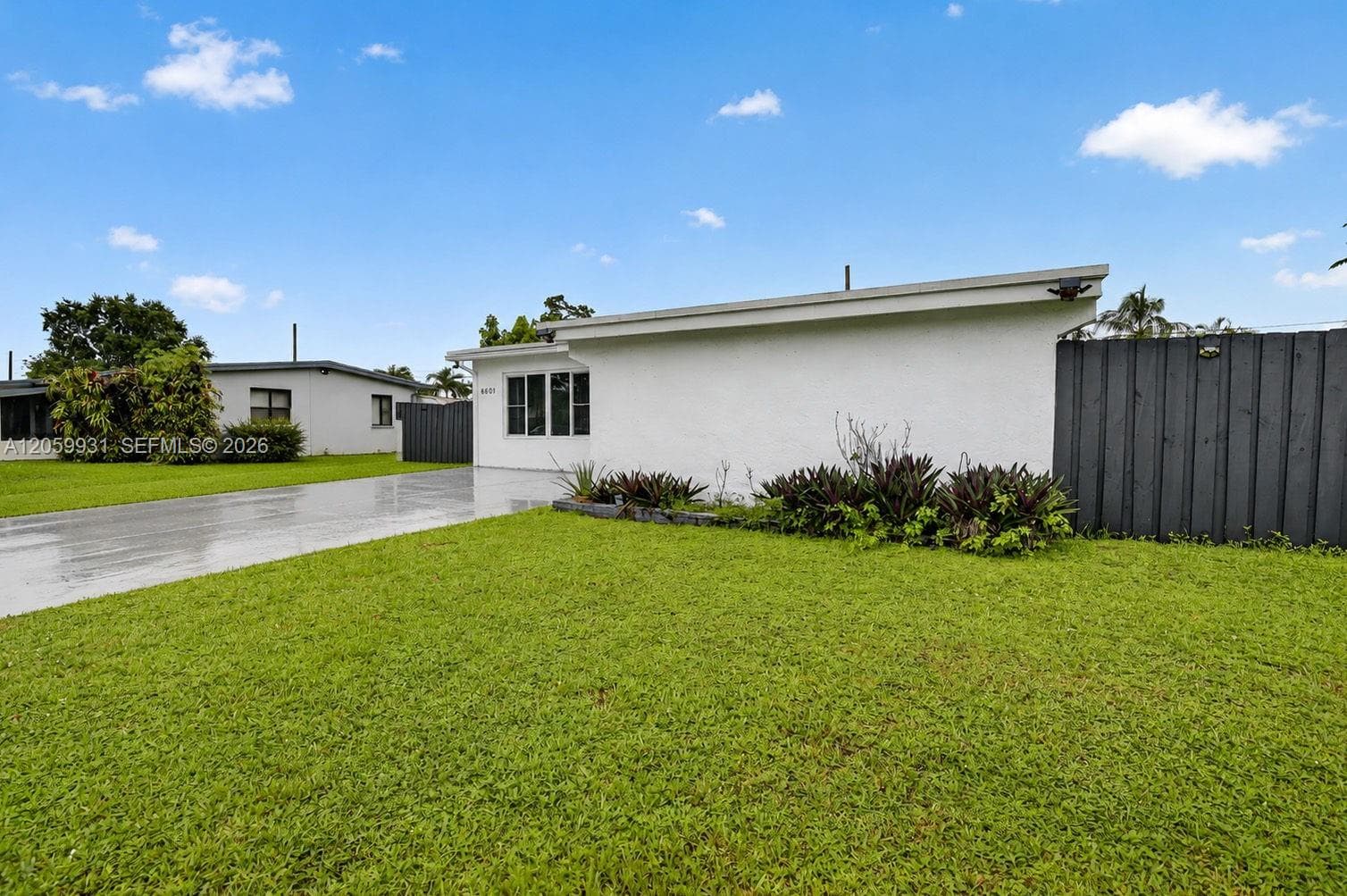6601 SW 6th St, Pembroke Pines, FL 33023 photo 2