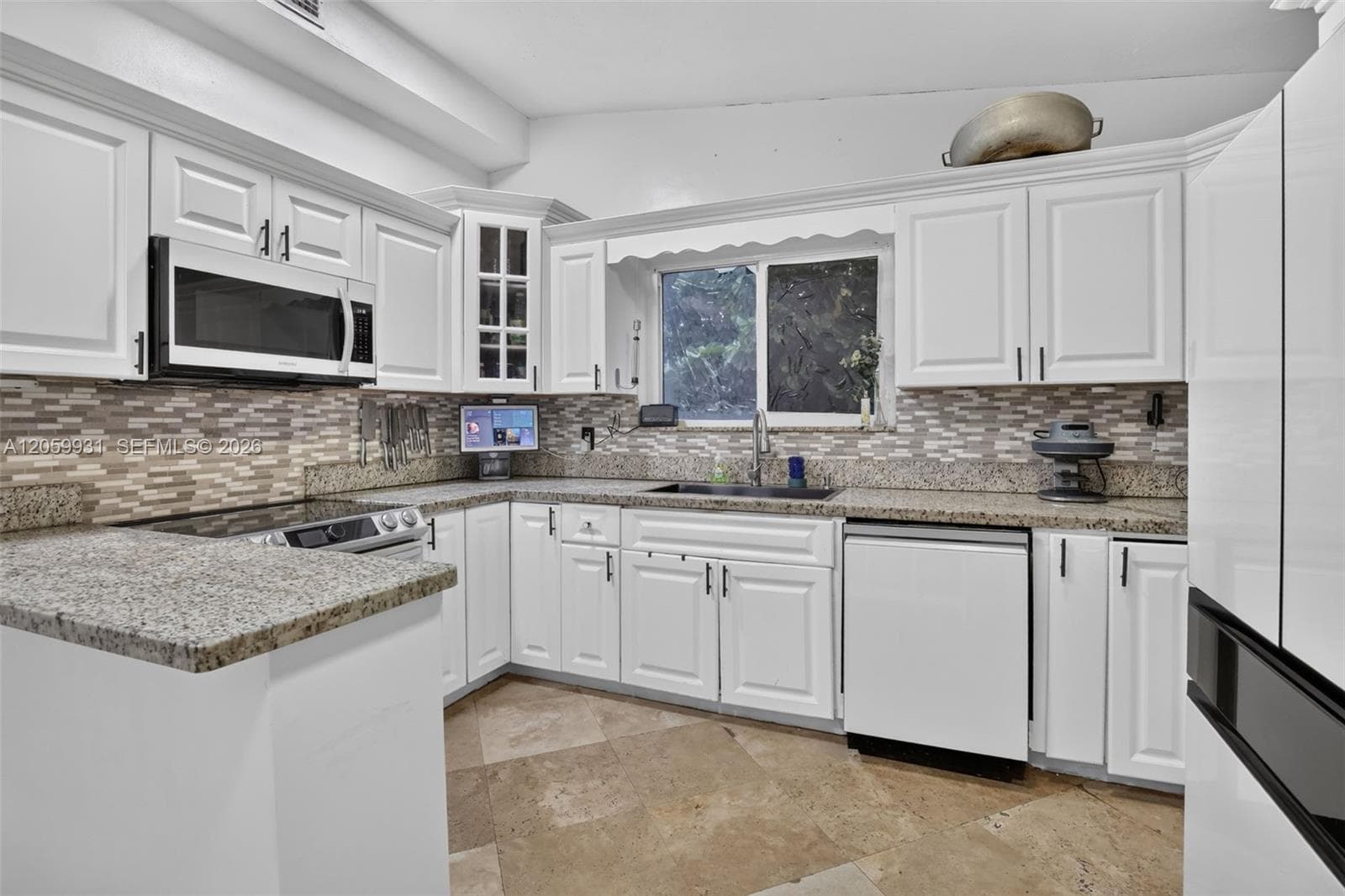 6601 SW 6th St, Pembroke Pines, FL 33023 photo 11