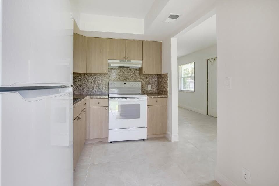 4102 Faith Street, West Palm Beach, FL 33406 photo 9
