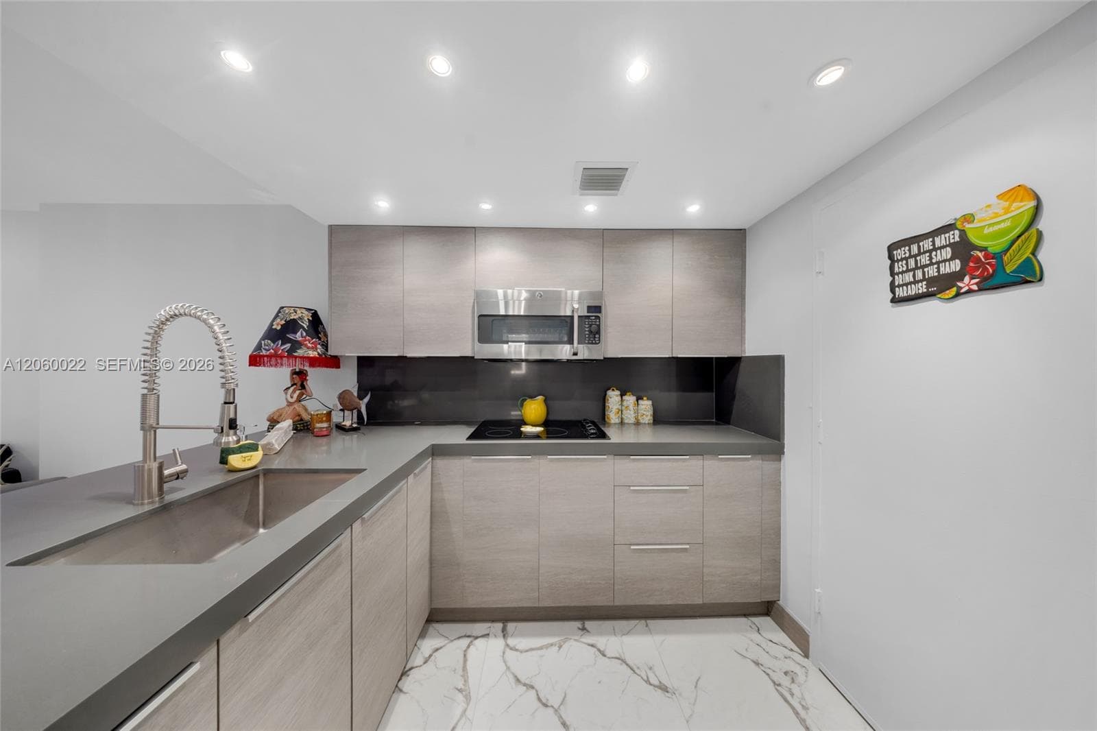465 Ocean Dr # 303, Miami Beach, FL 33139 photo 6