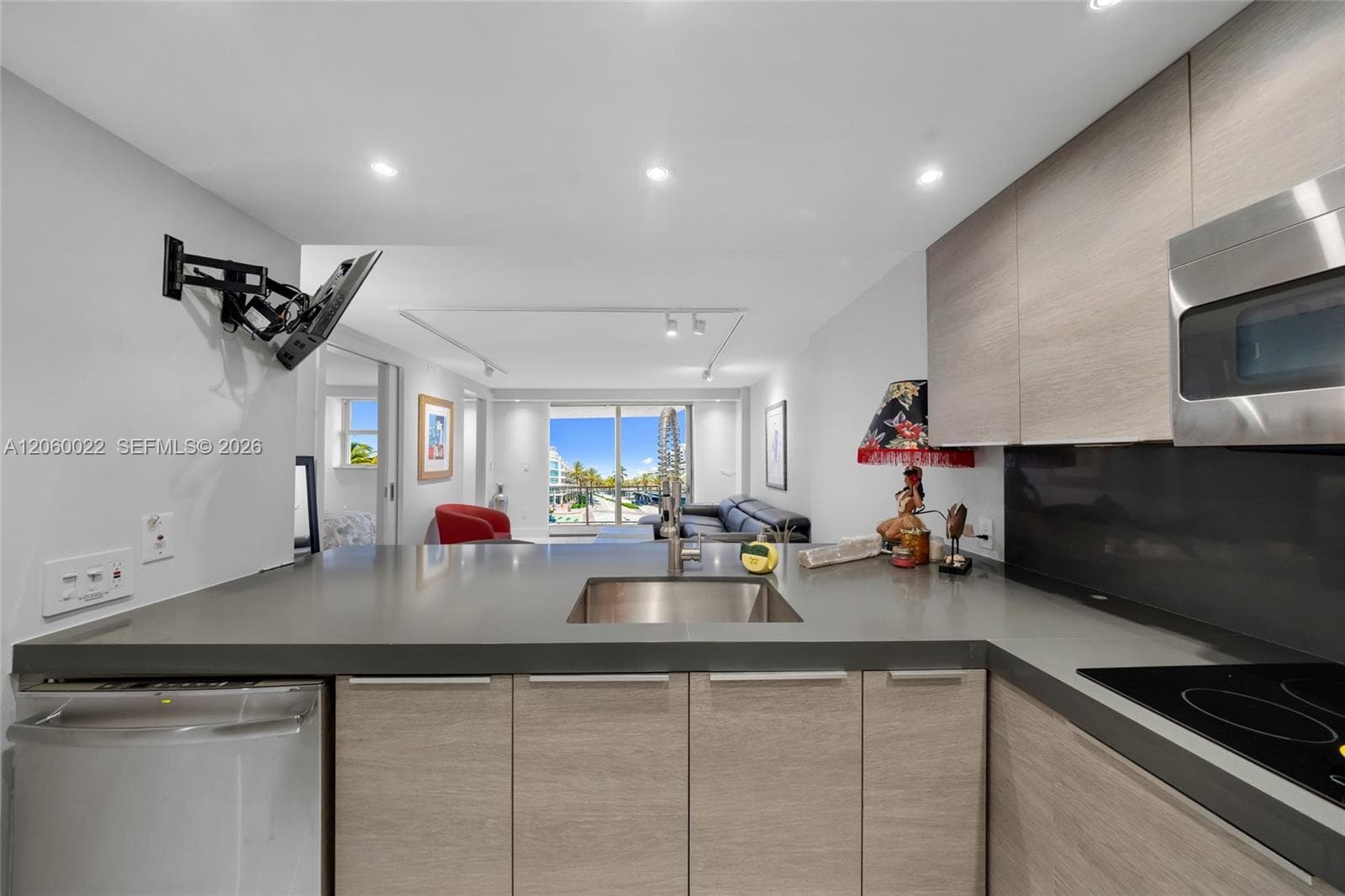 465 Ocean Dr # 303, Miami Beach, FL 33139 photo 7