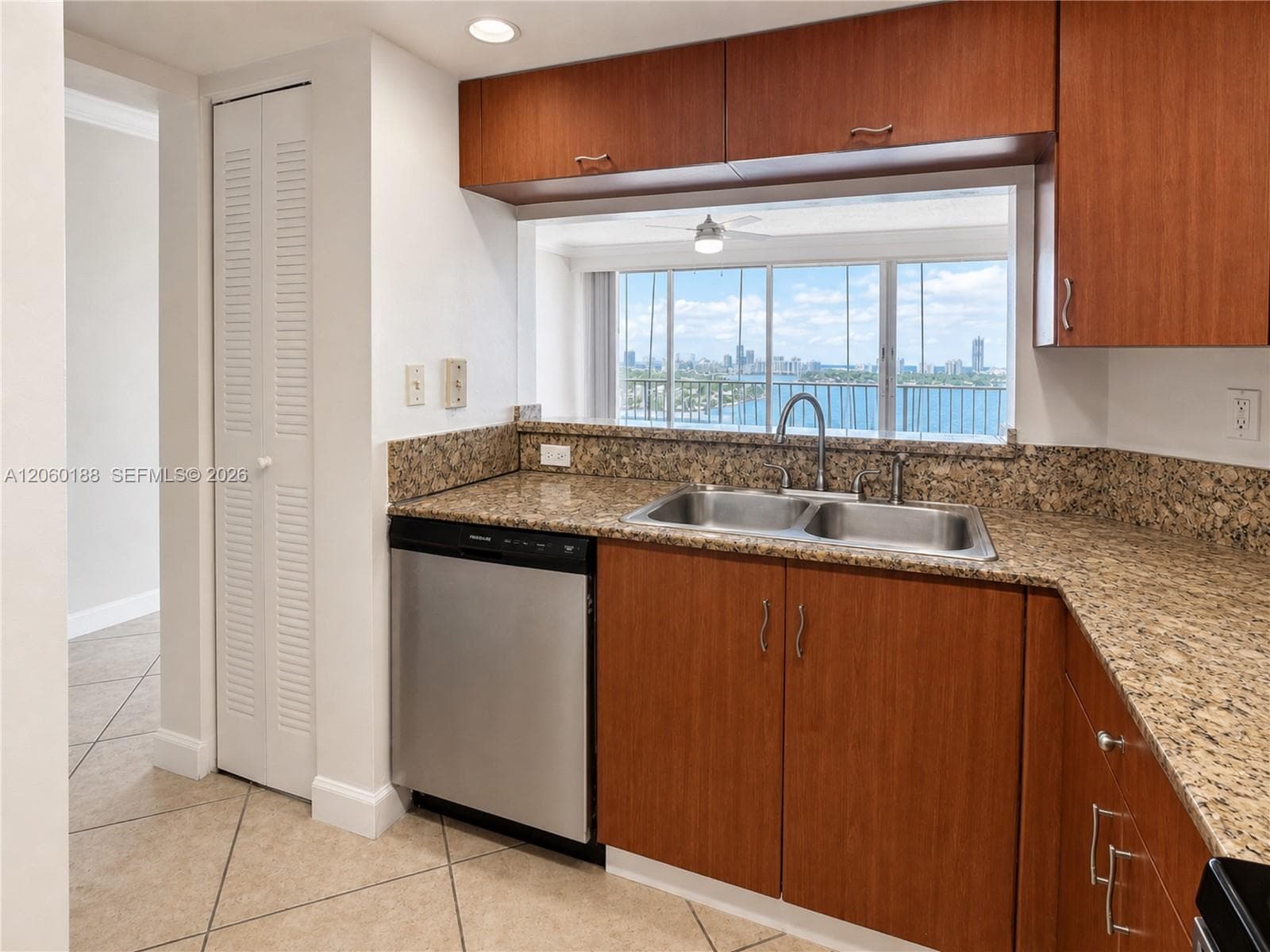 7601 E Treasure Dr # 1807, North Bay Village, FL 33141 photo 6