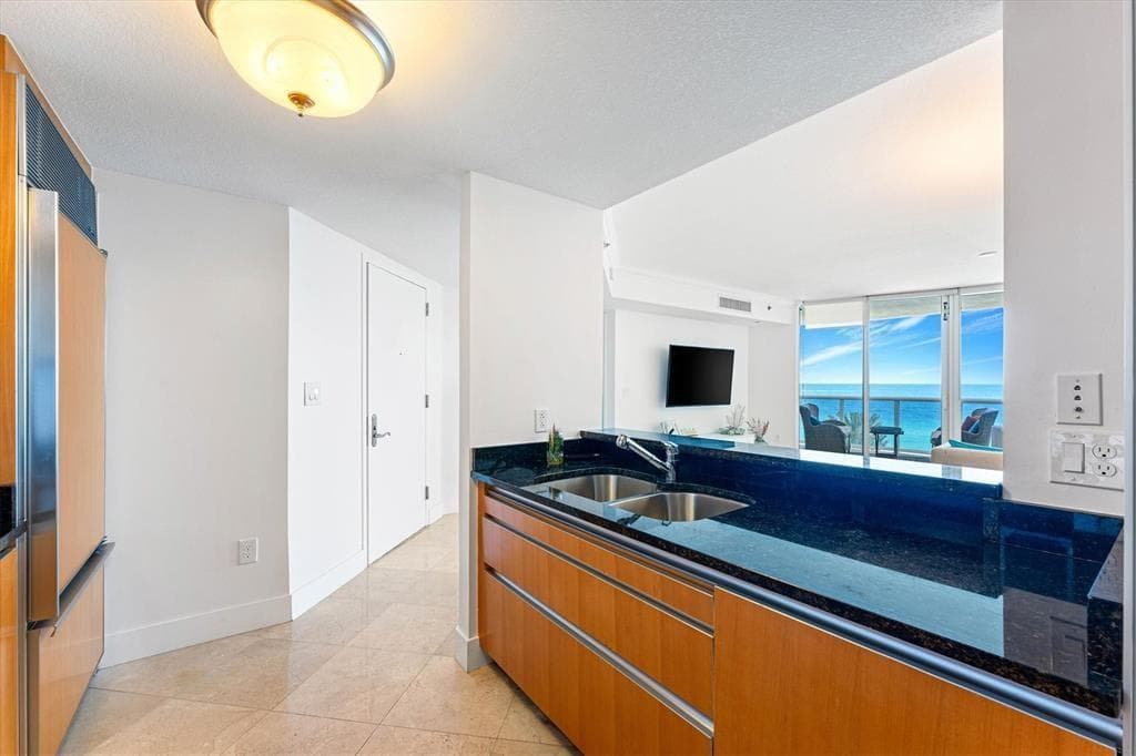 17201 COLLINS Avenue # 805, Sunny Isles Beach, FL 33160 photo 9