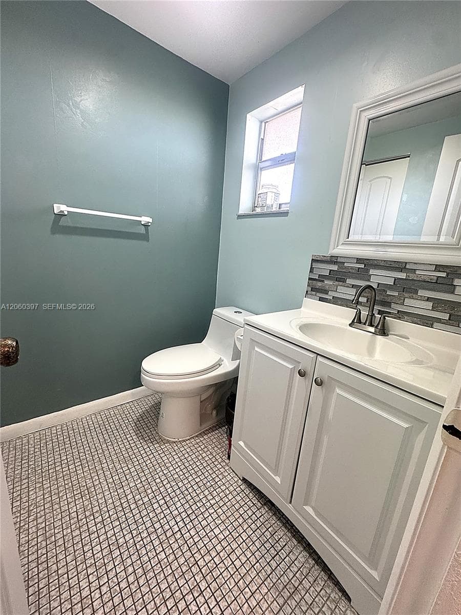 9580 Sunrise Lakes Blvd # 304, Sunrise, FL 33322 photo 9