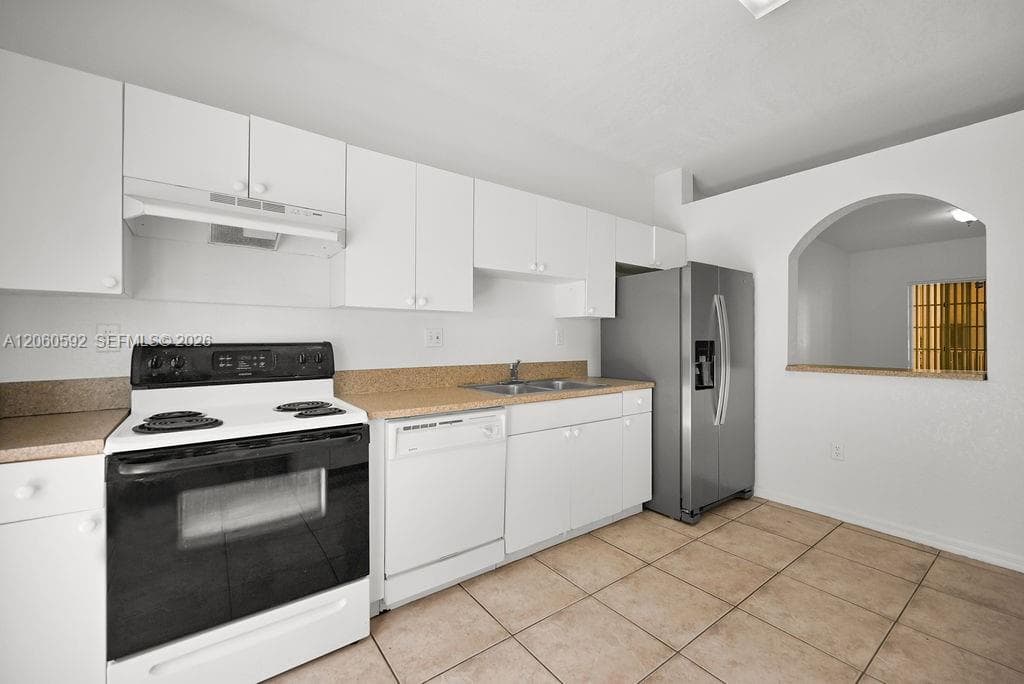 6900 NW 179th St # 104-1, Hialeah, FL 33015 photo 12
