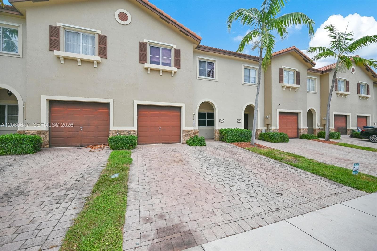 8885 SW 221st Ter, Cutler Bay, FL 33190 photo 2