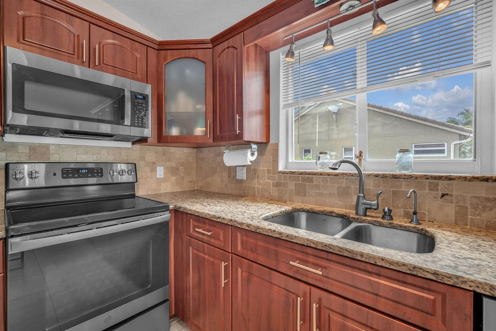 8576 WINDY Circle, Boynton Beach, FL 33472 photo 9
