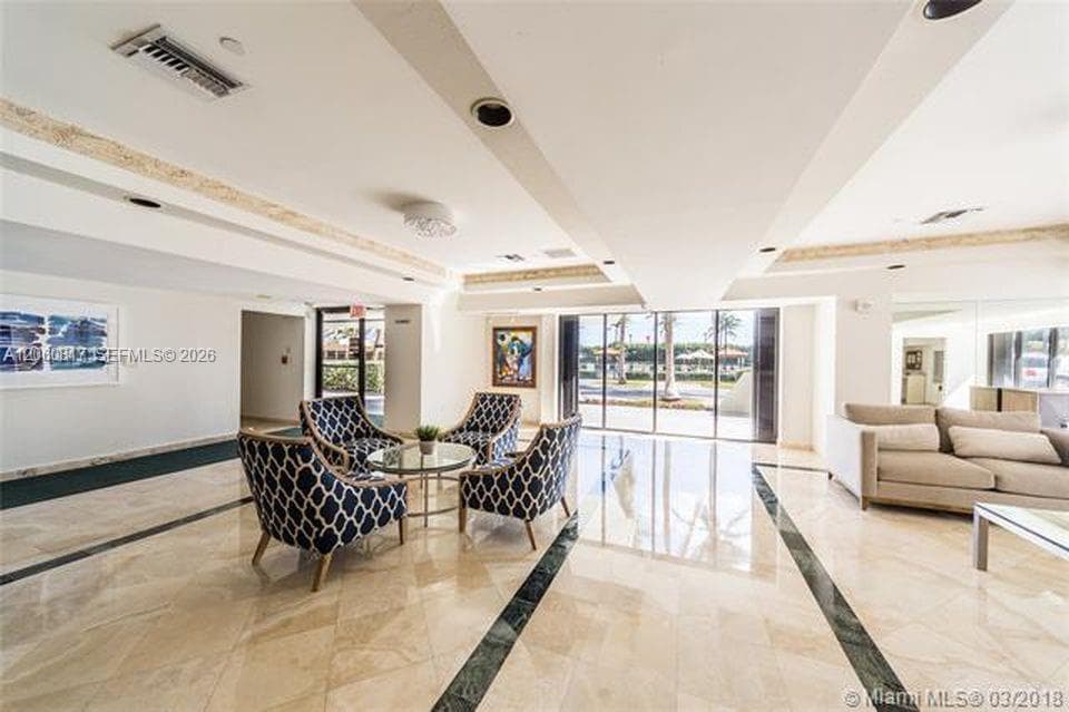 2625 Collins Ave # 810, Miami Beach, FL 33140 photo 2