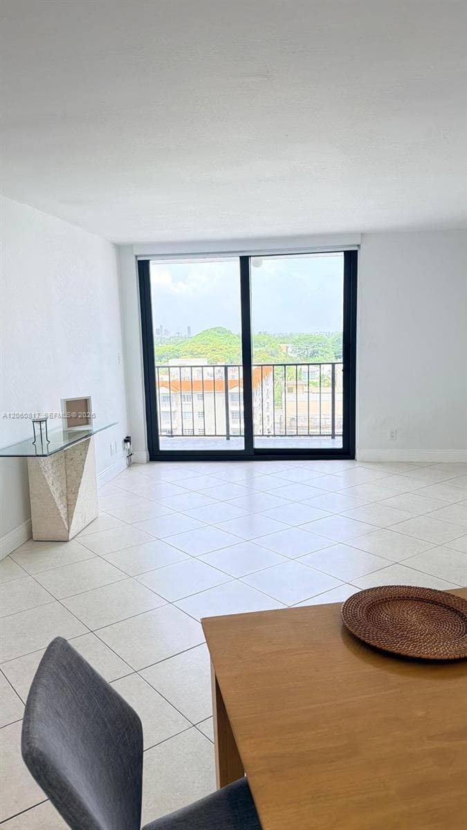 2625 Collins Ave # 810, Miami Beach, FL 33140 photo 7