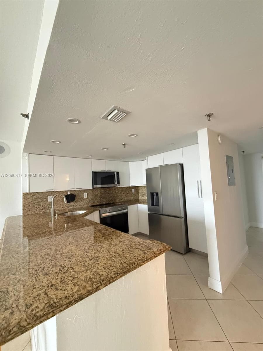 2625 Collins Ave # 810, Miami Beach, FL 33140 photo 8