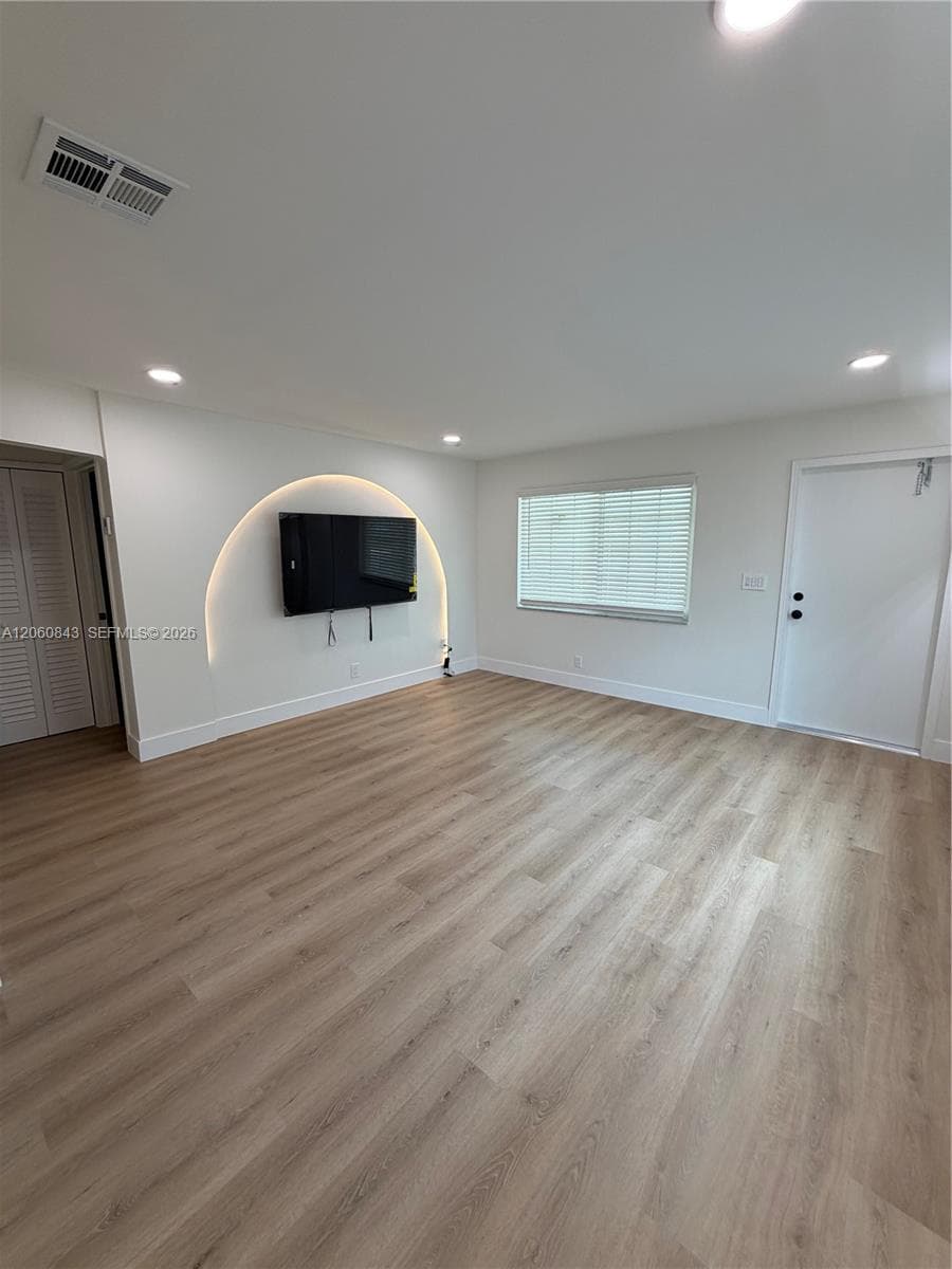 708 SW 7th Ave # 1, Hallandale Beach, FL 33009 photo 2